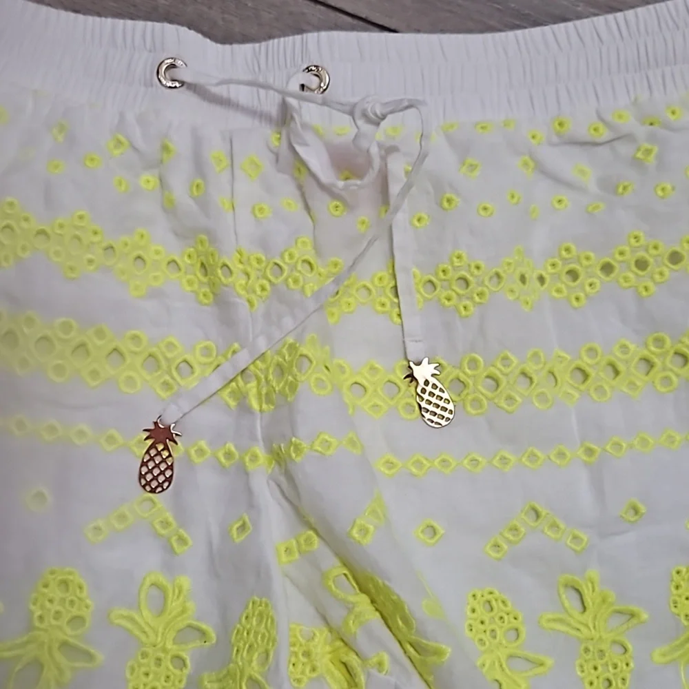 Lily Pulitzer pineapple shorts - Picture 2 of 4